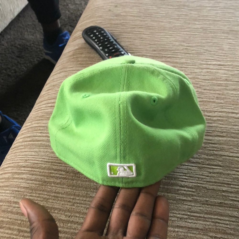 Hat - Picture 3 of 6